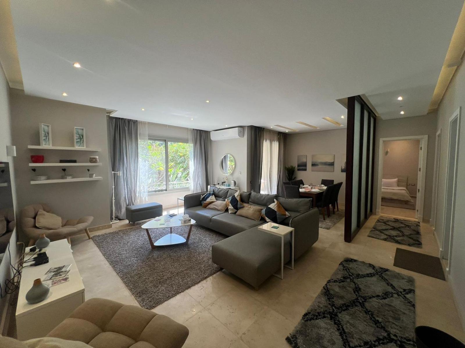 Garden Haven -serene Modern Apartment Cairo