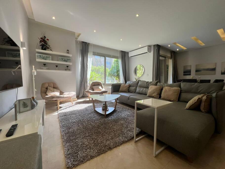 Garden Haven -serene Modern Apartment Cairo